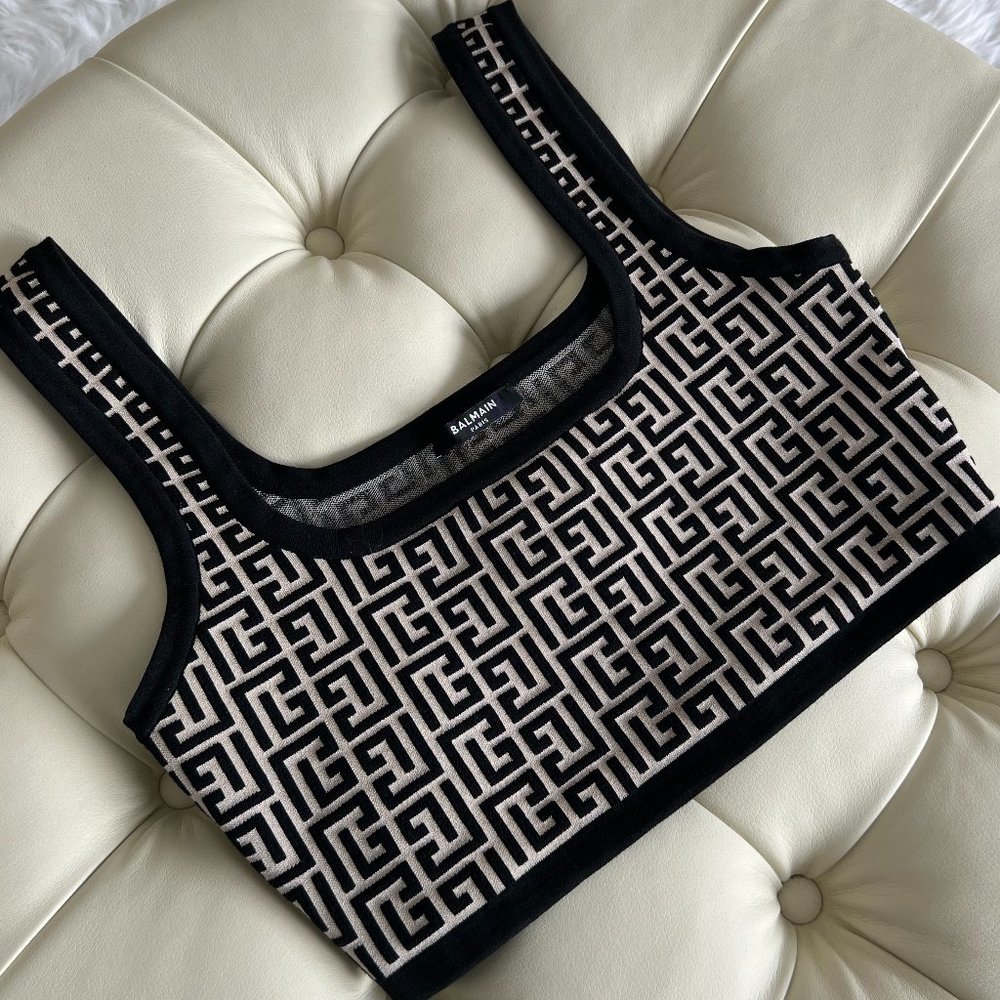 Cropped Bicolor Jacquard Sports Bra Top With Balmain Monogram - 36